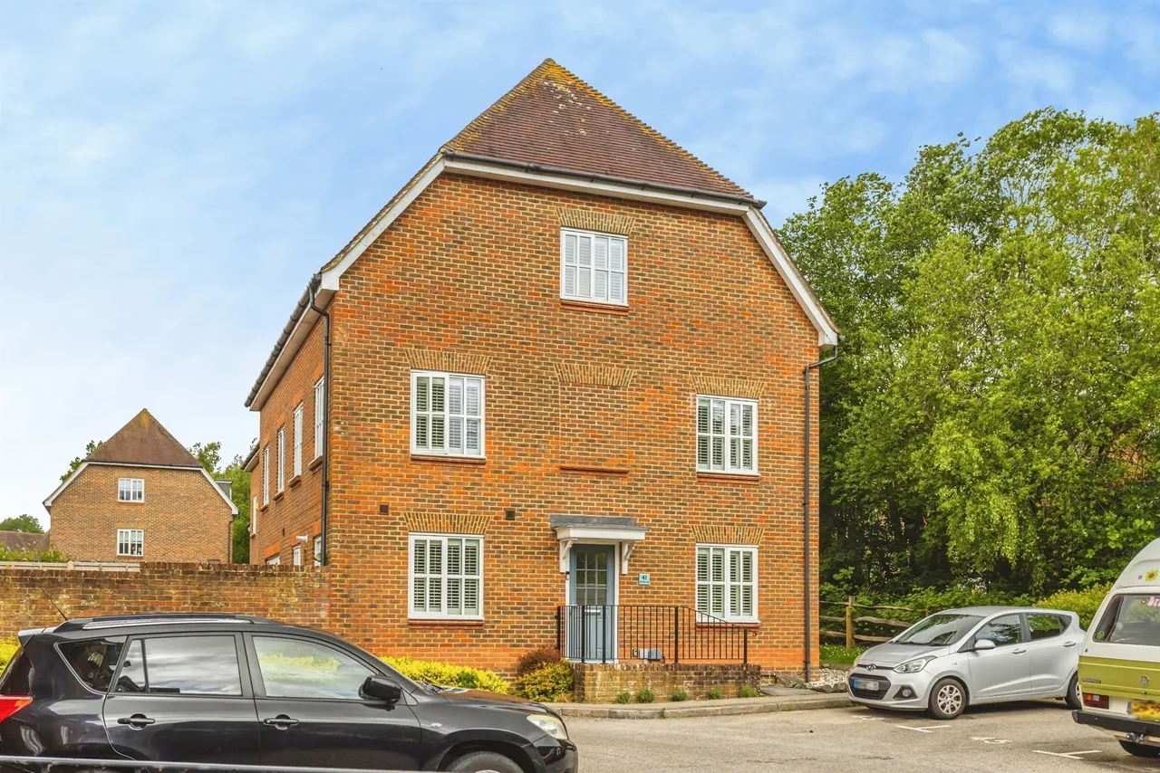 4 bed house for sale — Farriers Lea, Haywards Heath