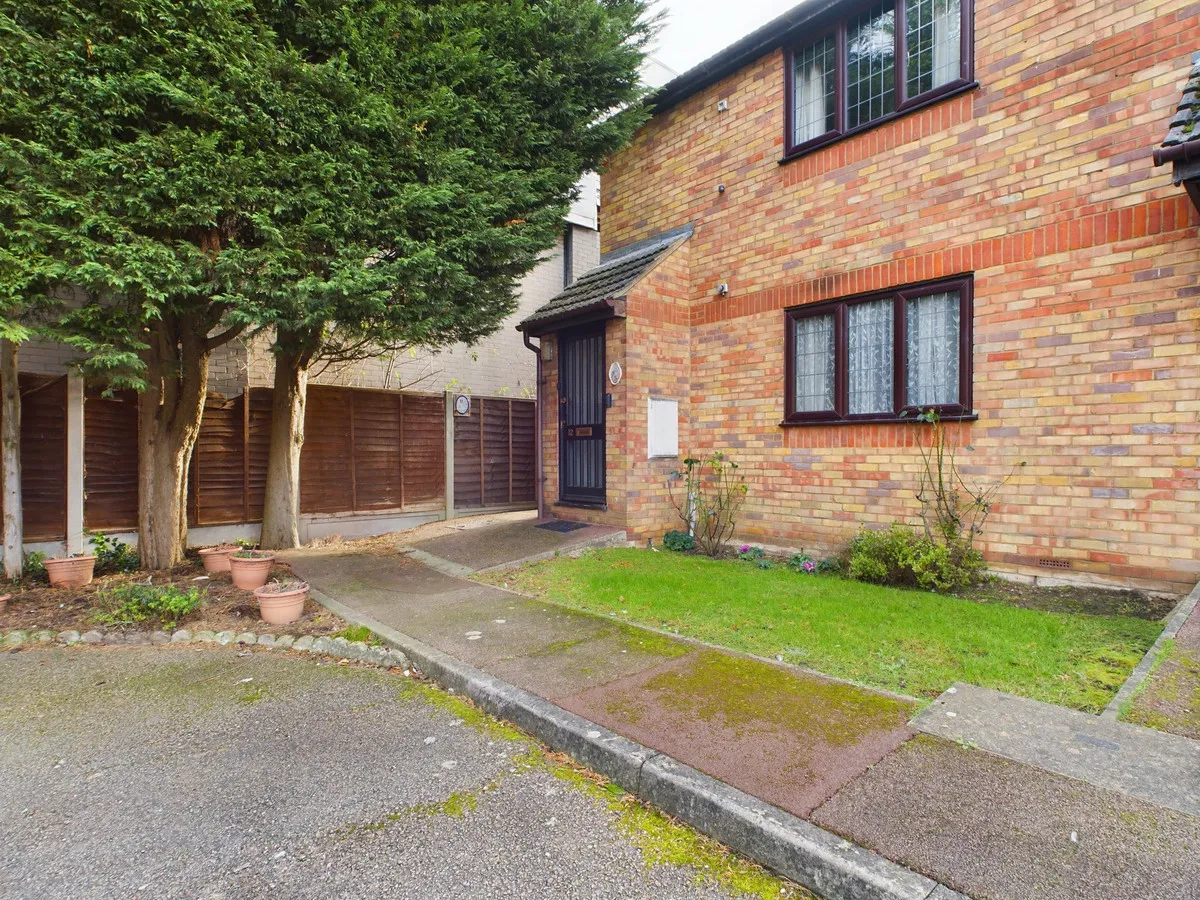 London Road, Benfleet, SS7, photo 5