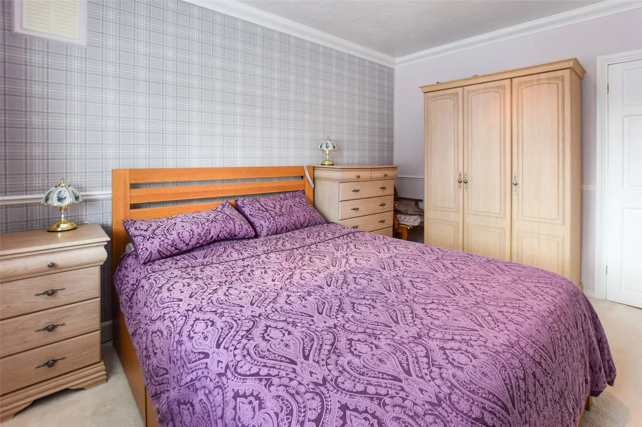 Cripley Road, Farnborough, Hampshire, GU14 9QB, photo 8