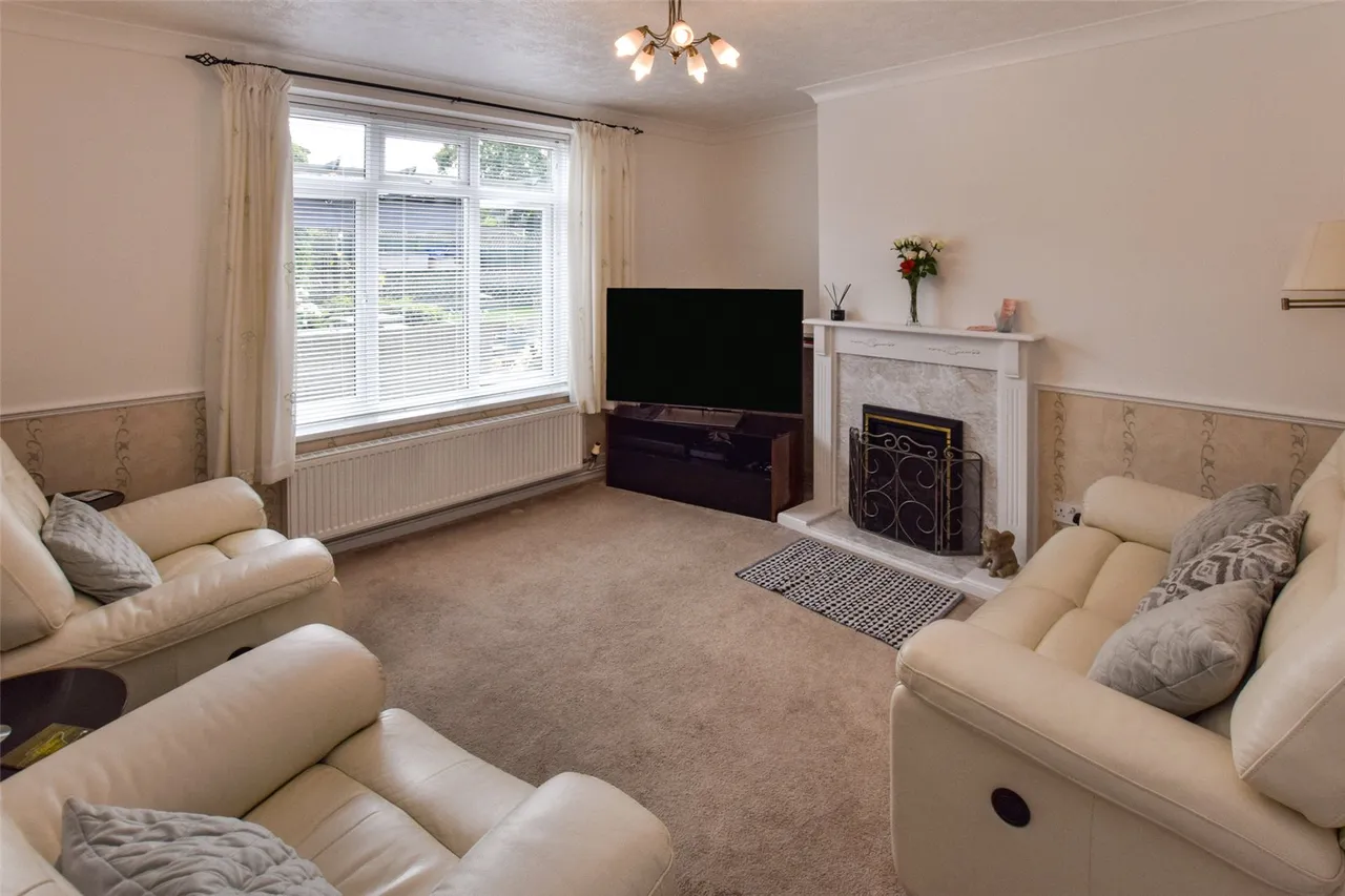 Cripley Road, Farnborough, Hampshire, GU14 9QB, photo 2