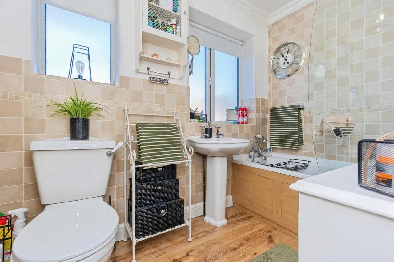 Healey Close, Manchester, Greater Manchester, M23, photo 9