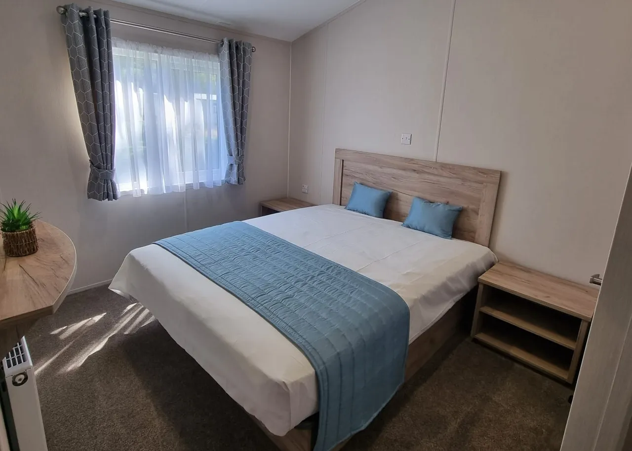 Emms Lane, Brooks Green, RH13, photo 5