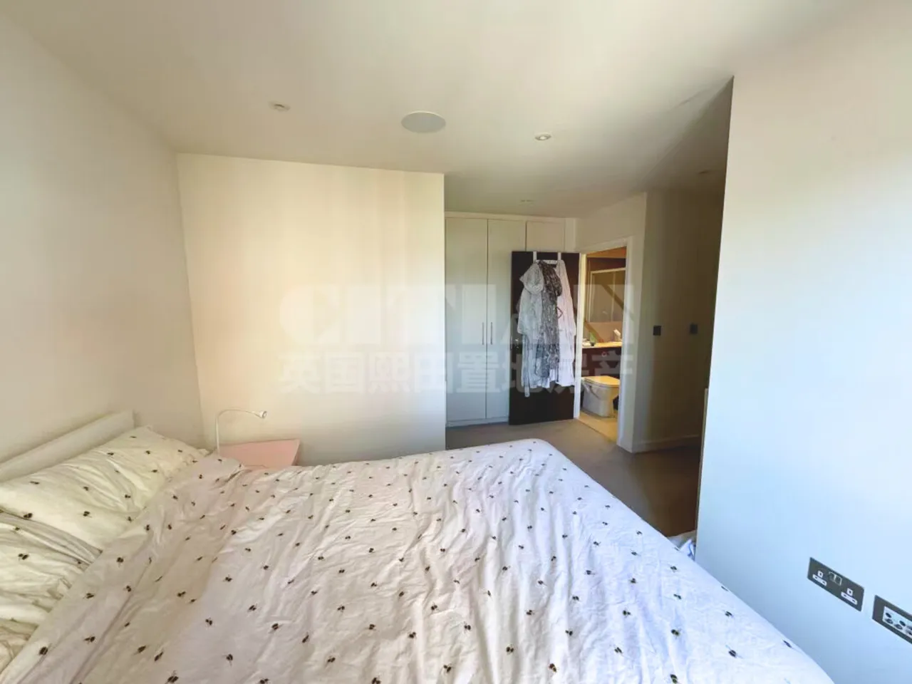 Golding House, NW9, photo 6