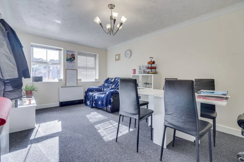 Navigation Drive, Apperley Bridge, BD10, photo 2