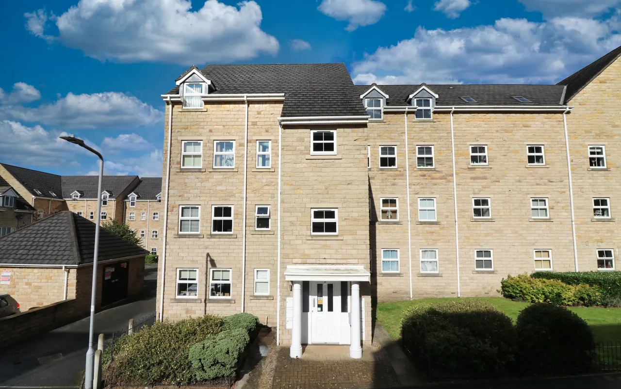 2 bed property for sale, Navigation Drive, Apperley Bridge, BD10