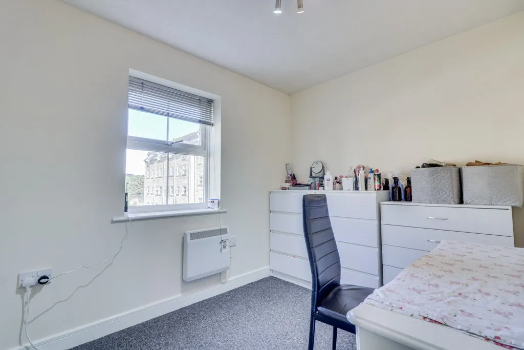Navigation Drive, Apperley Bridge, BD10, photo 7