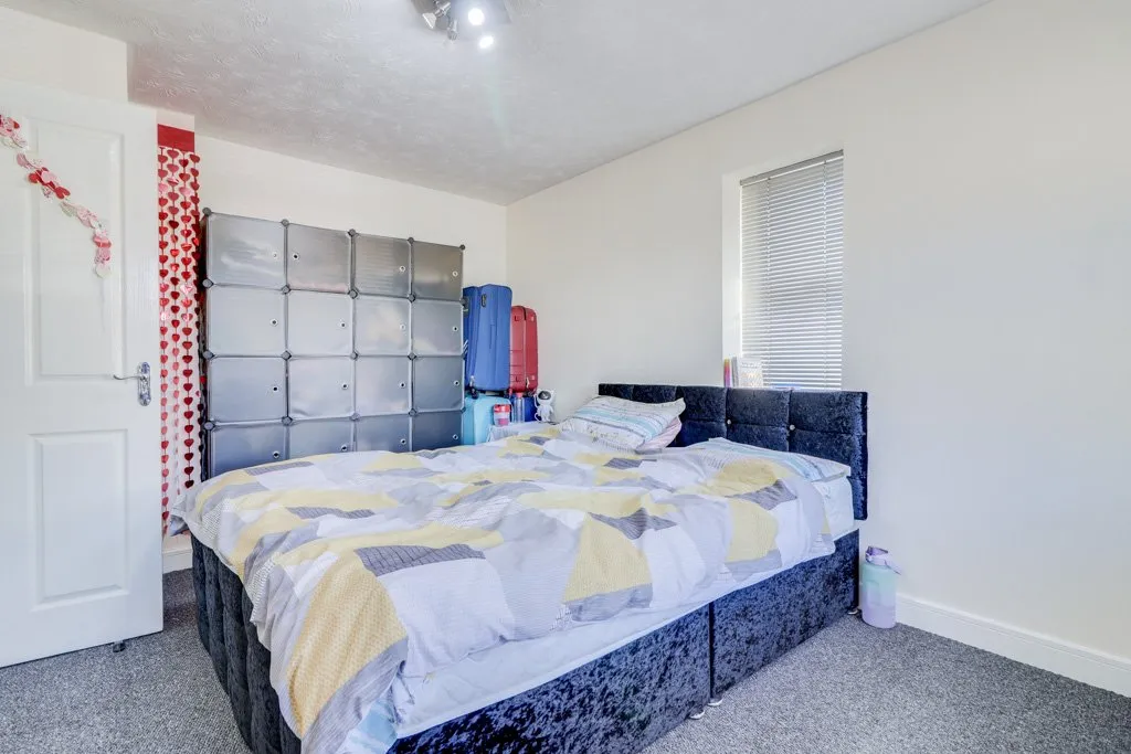 Navigation Drive, Apperley Bridge, BD10, photo 6