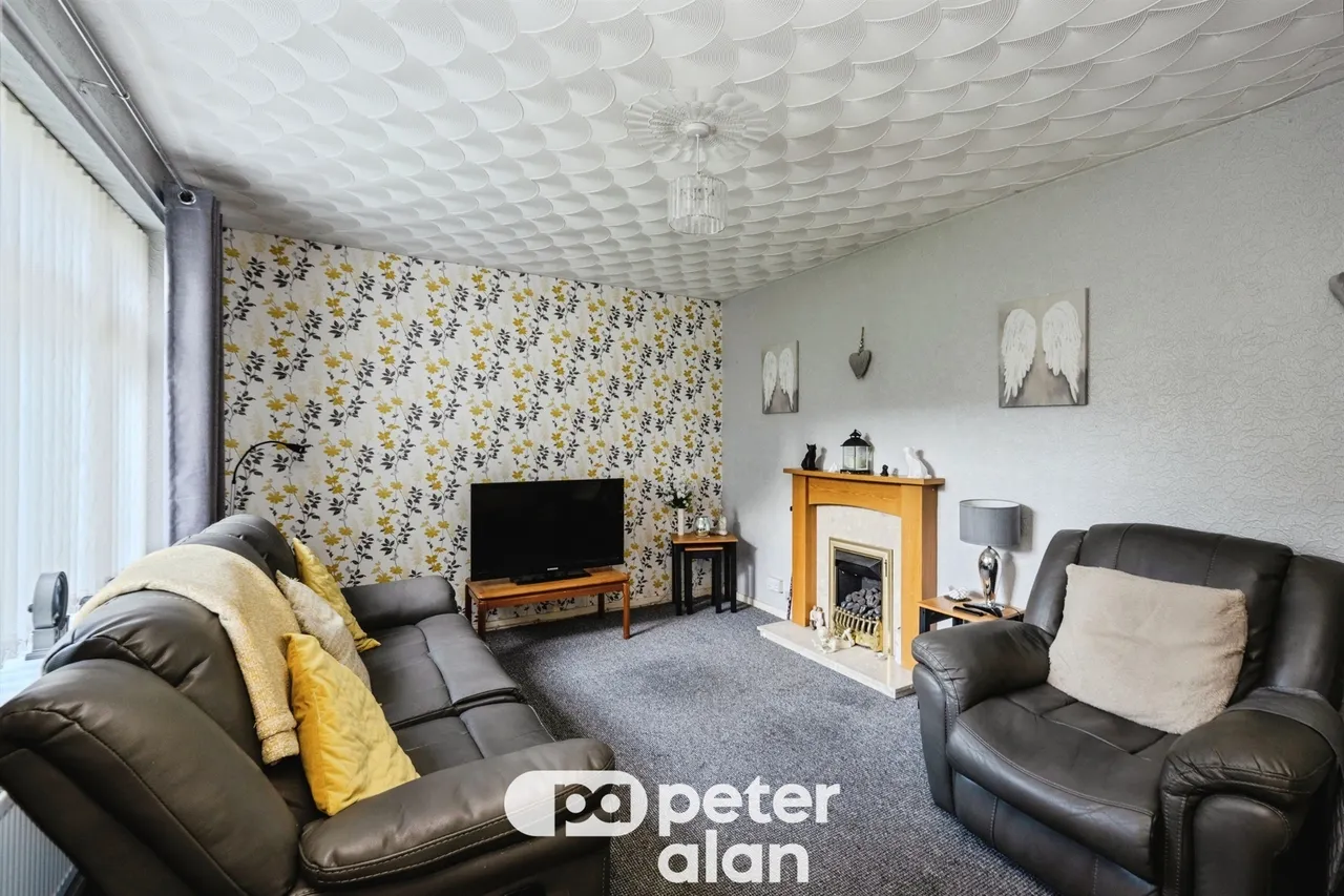 Caederwen Road, Neath, SA11, photo 14