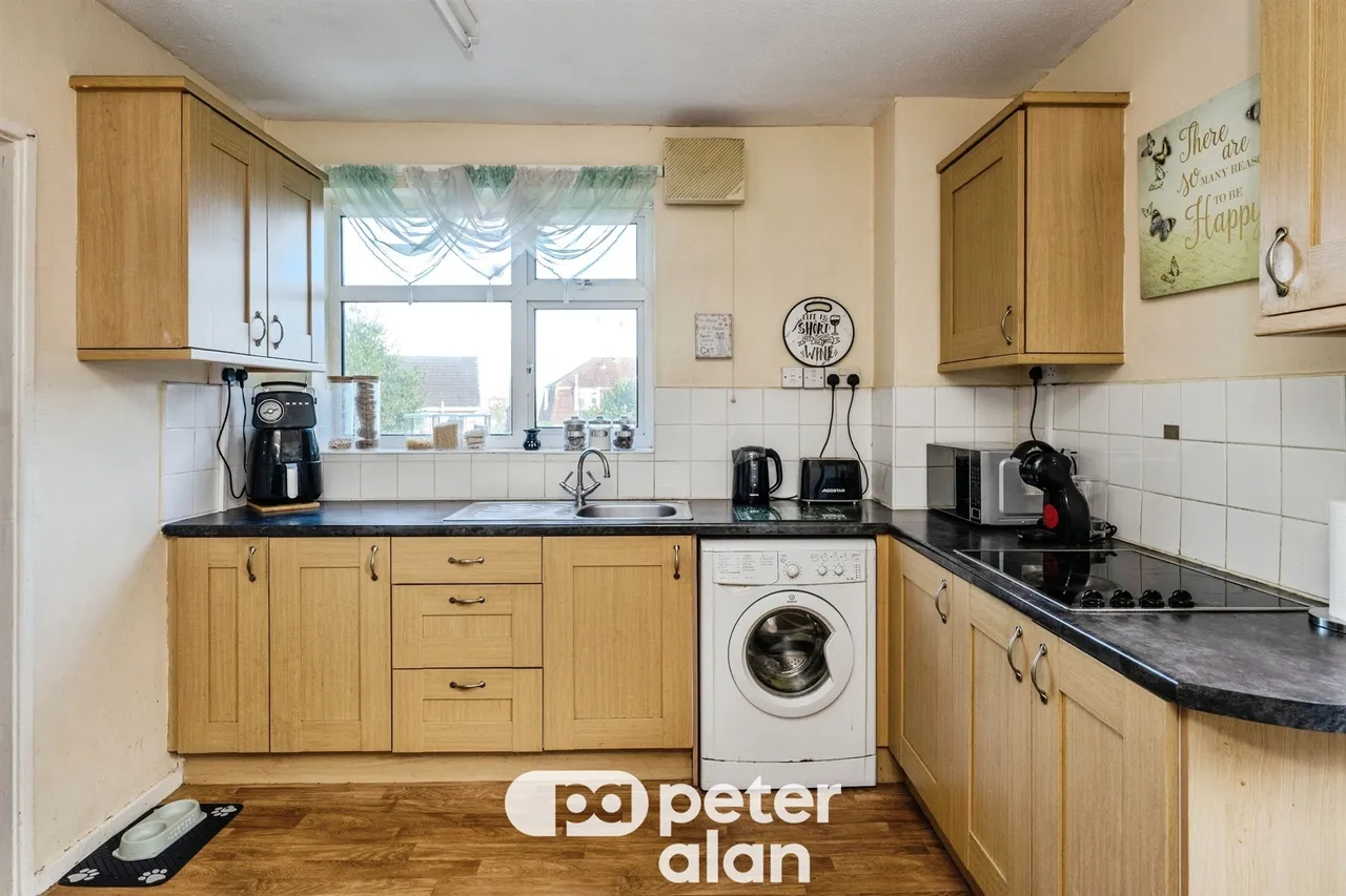 Caederwen Road, Neath, SA11, photo 2