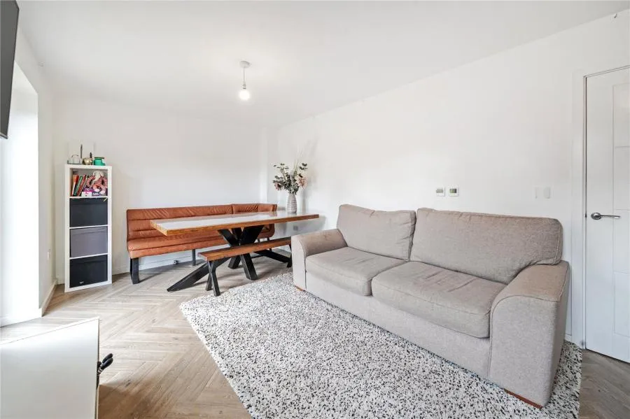 Paradine Street, Steeple Claydon, MK18, photo 8