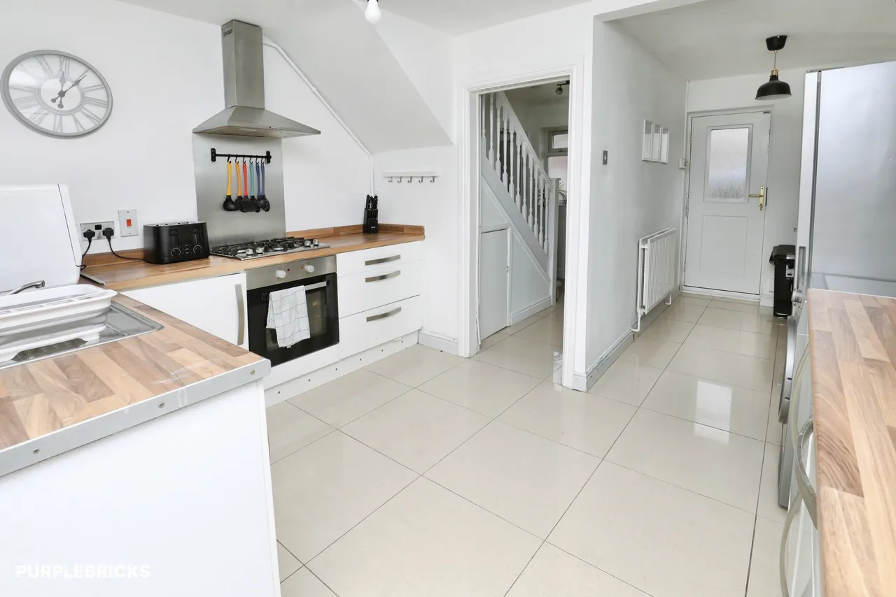 Frederick Banting Close, Bootle, L30, photo 4