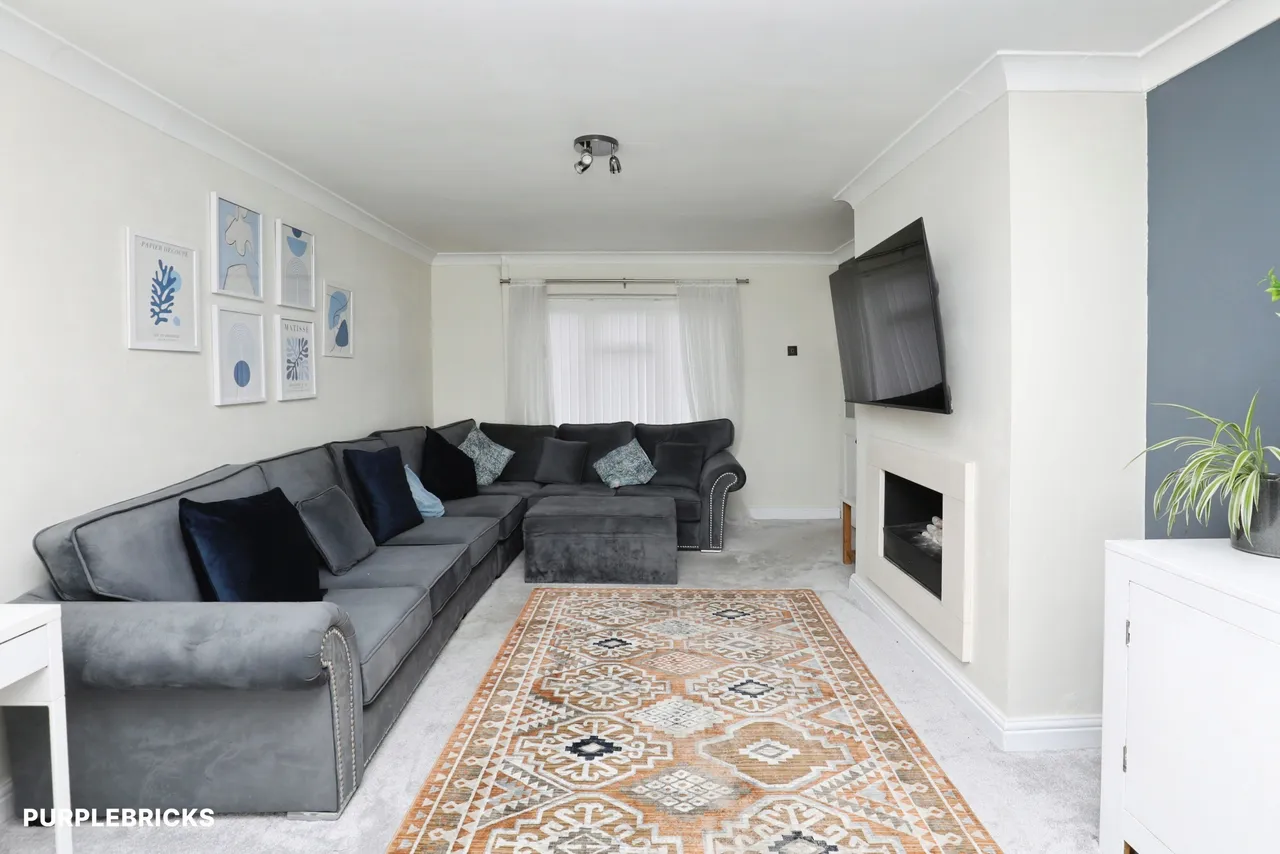 Frederick Banting Close, Bootle, L30, photo 6