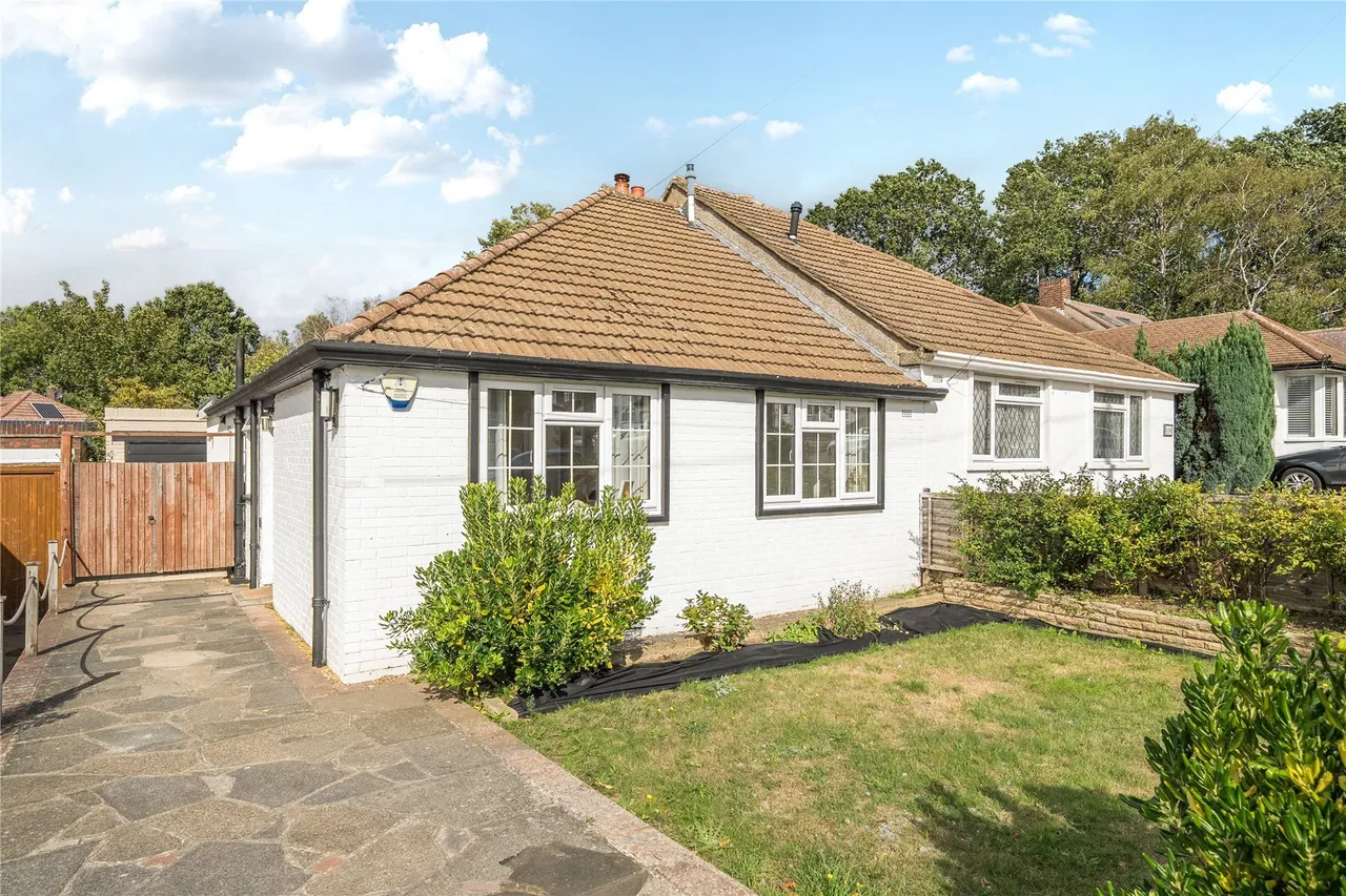 2 bed house for sale, Andover Road, Orpington, BR6