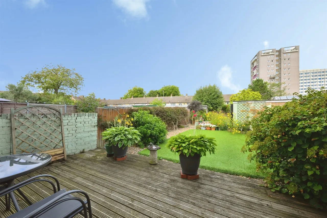 Sharpecroft, Harlow, photo 2