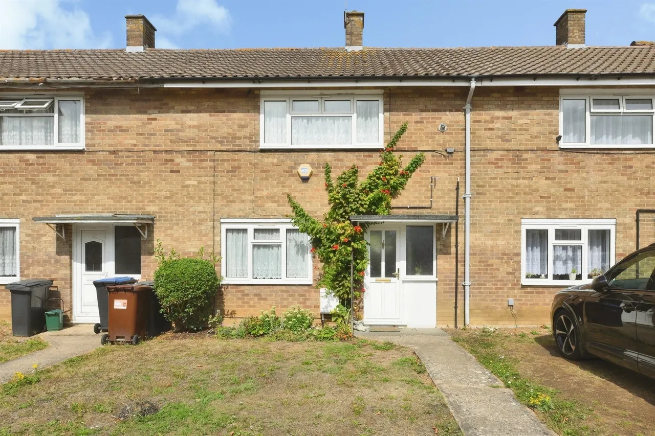 2 bed house for sale — Sharpecroft, Harlow