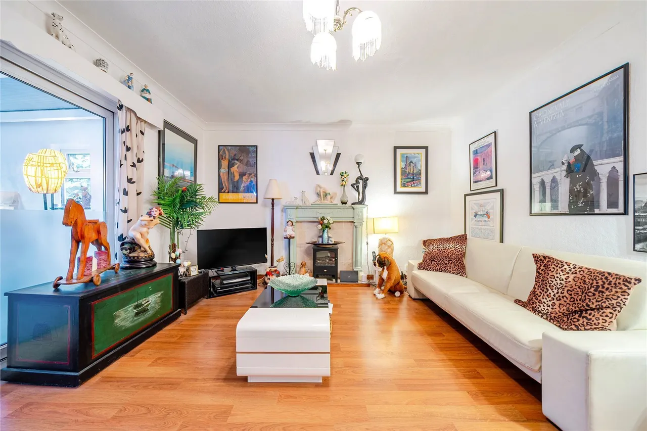Lodge Crescent, Orpington, BR6, photo 2