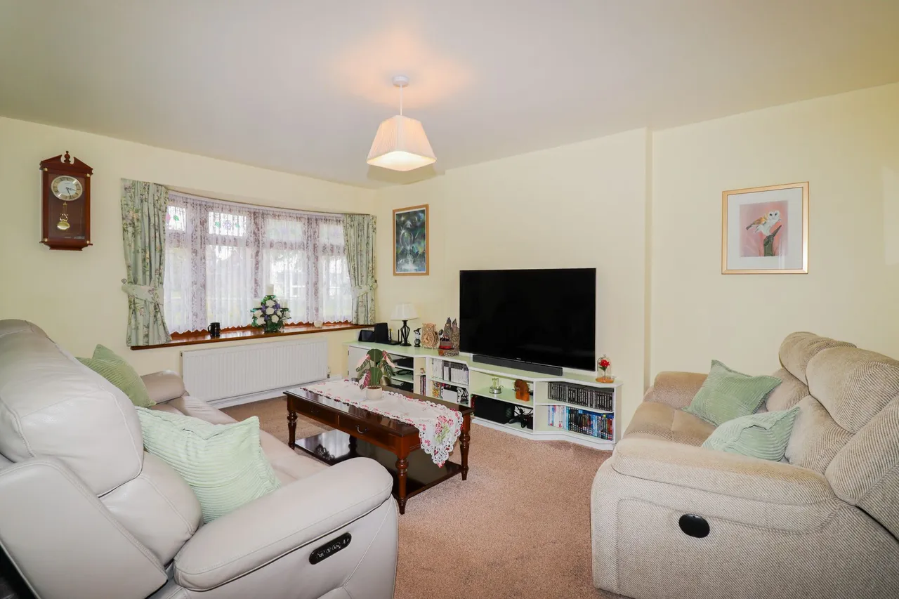 Stennetts Close, Trimley St Mary, Felixstowe, Suffolk, IP11 0TZ, photo 3