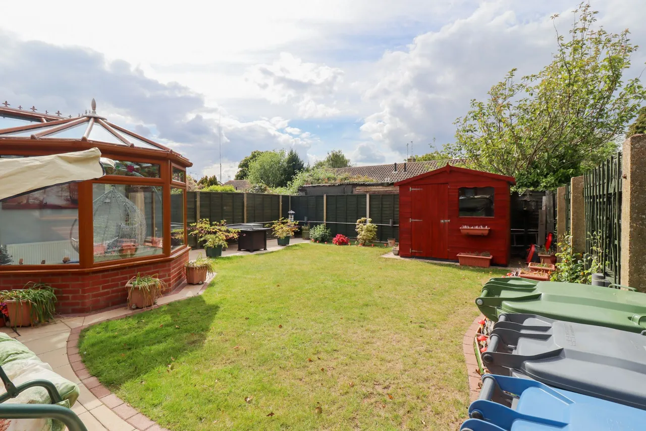 Stennetts Close, Trimley St Mary, Felixstowe, Suffolk, IP11 0TZ, photo 2