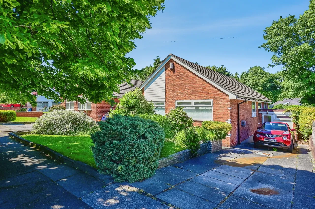 3 bed property for sale, Quickswood Drive, Liverpool, L25