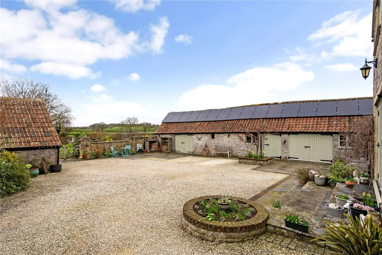 Aust Road, Olveston, South Gloucestershire, BS35 4DE, photo 12