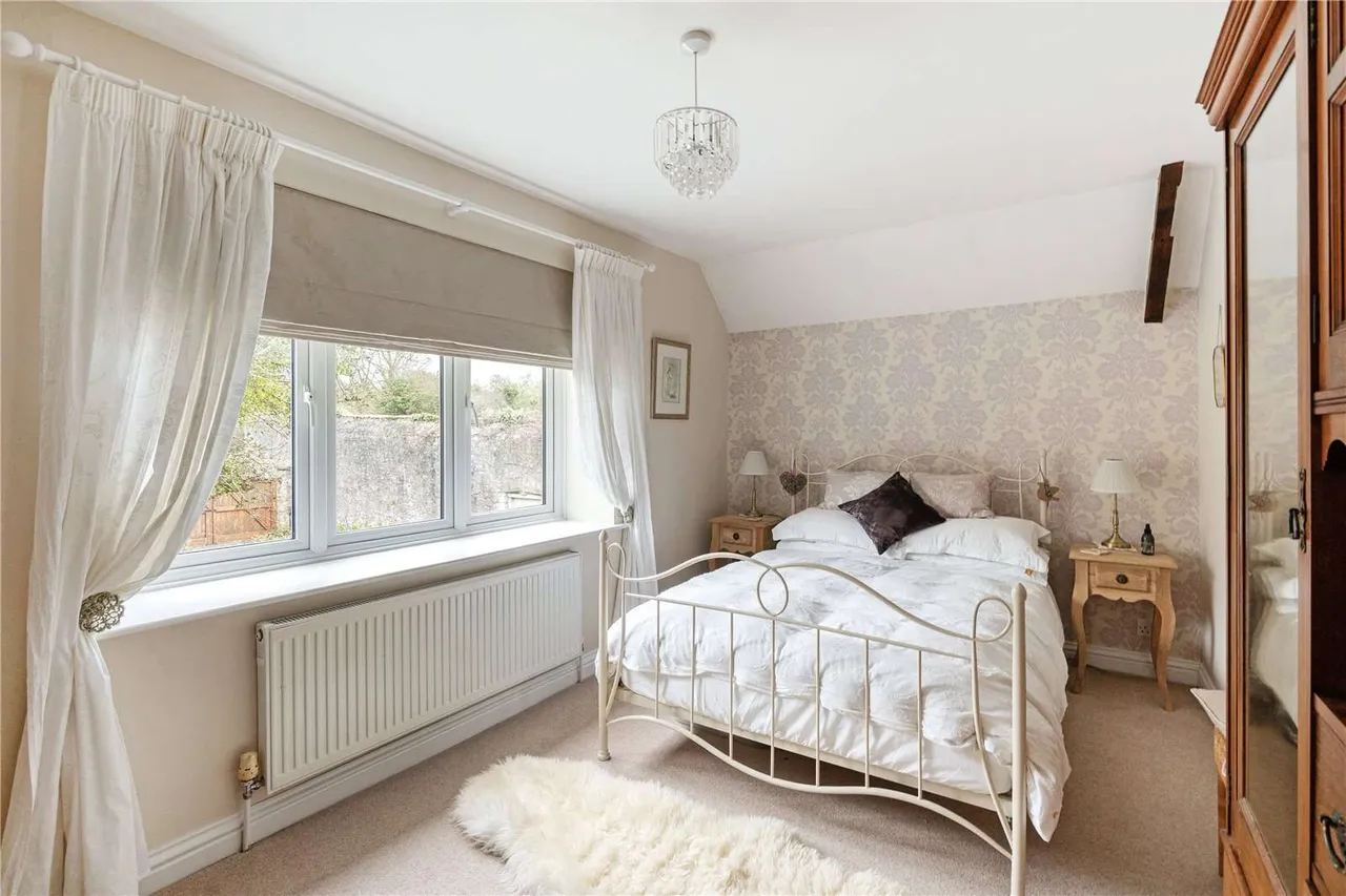 Aust Road, Olveston, South Gloucestershire, BS35 4DE, photo 8