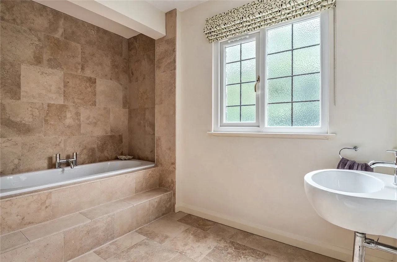 Macclesfield Road, Prestbury, SK10, photo 17