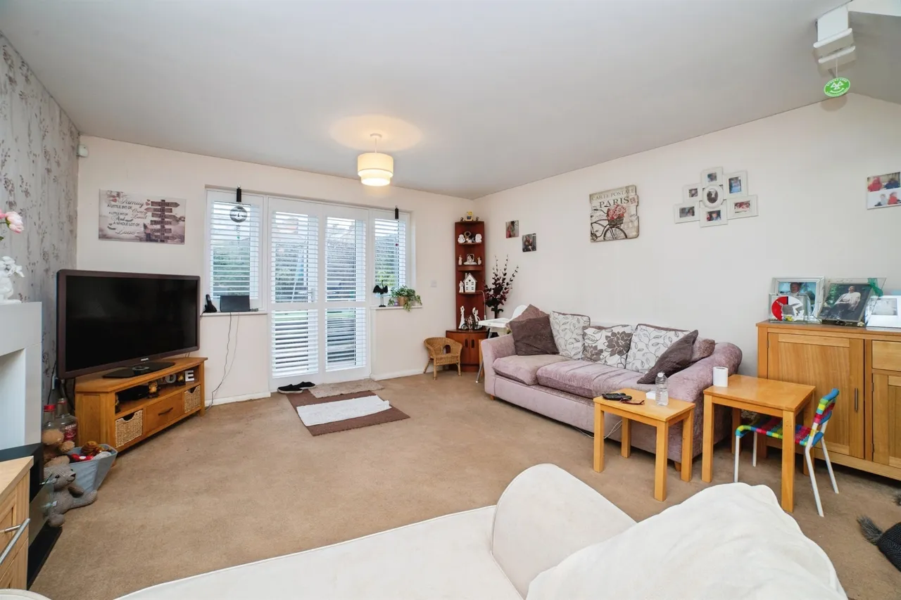 Carlyle Gardens, Heanor, DE75, photo 2
