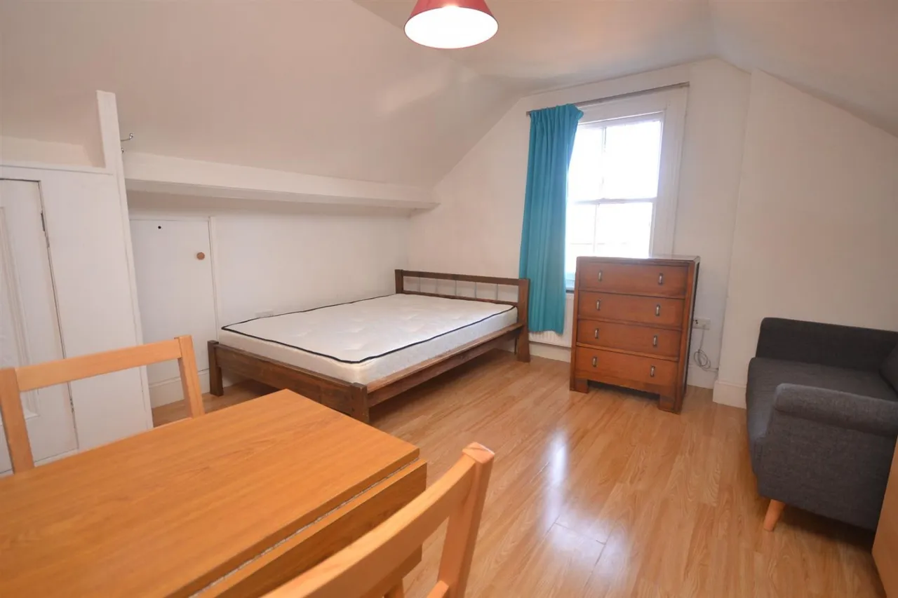 Connaught Road, Reading, RG30, photo 3