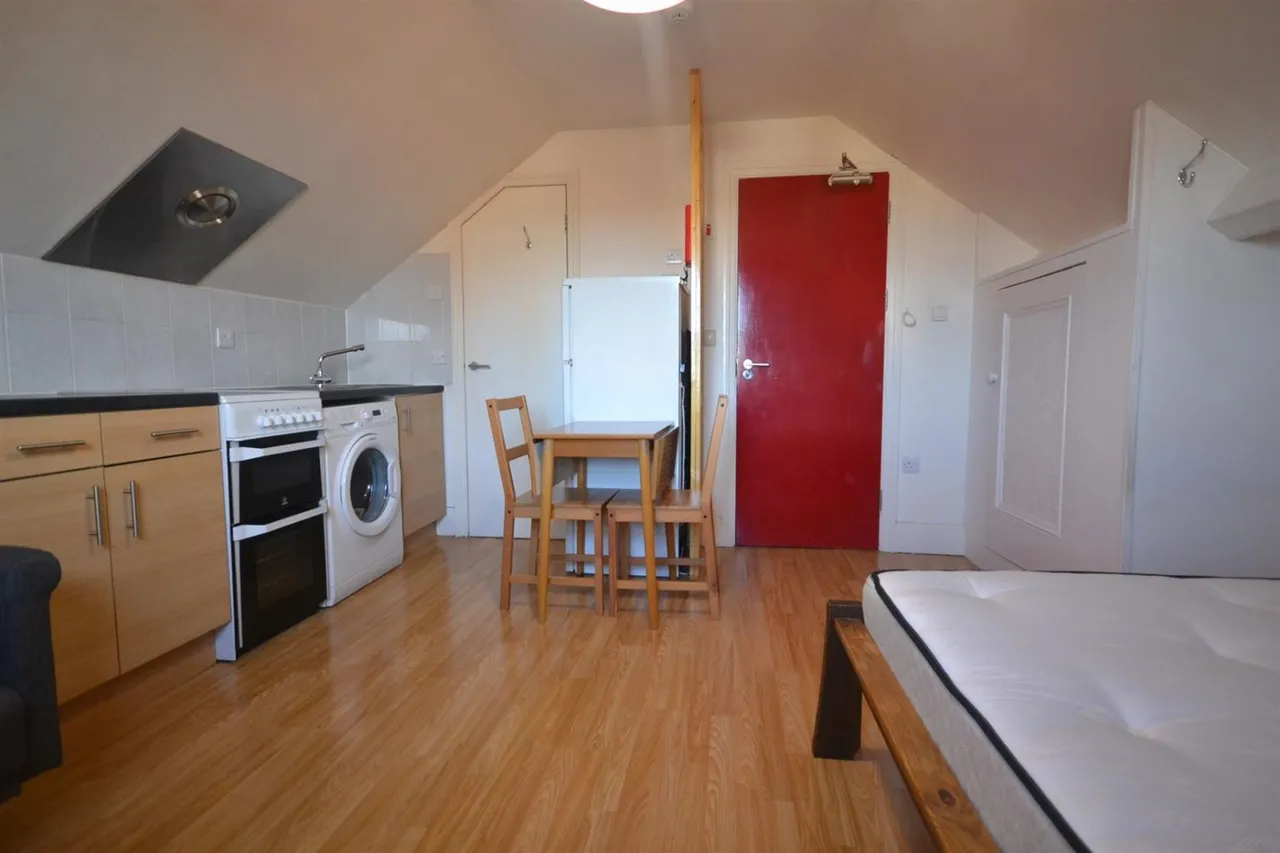 Connaught Road, Reading, RG30, photo 4