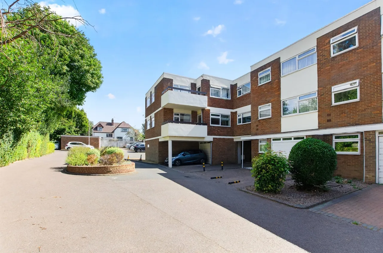 3 bed flat for sale — Carlton Road, Harpenden