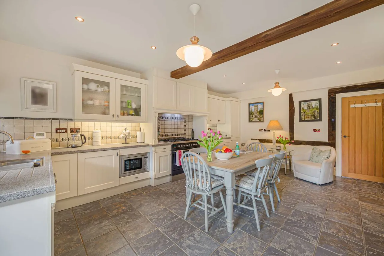 Wilmslow Road, Mottram St. Andrew, Macclesfield, Cheshire, SK10 4QT, photo 12