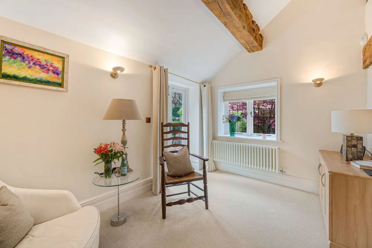 Wilmslow Road, Mottram St. Andrew, Macclesfield, Cheshire, SK10 4QT, photo 11