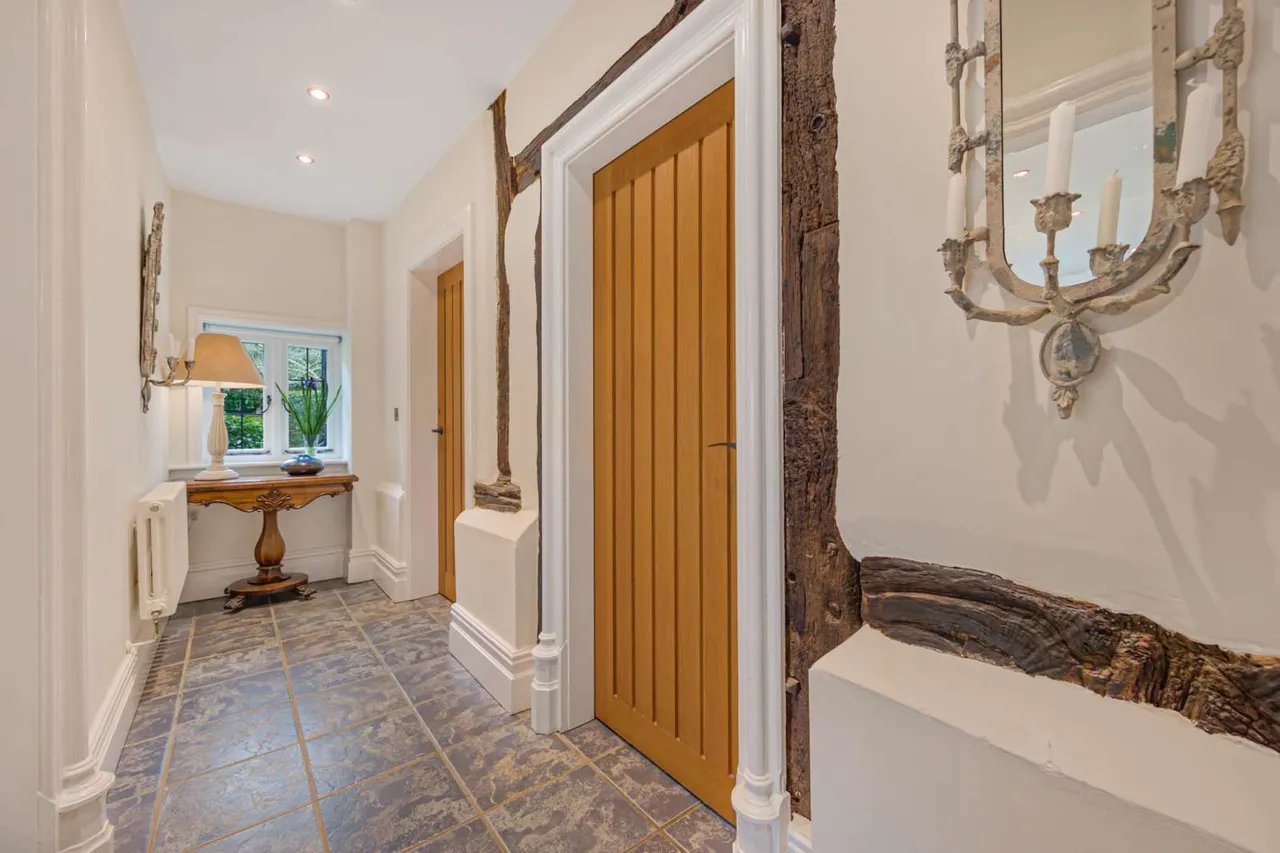 Wilmslow Road, Mottram St. Andrew, Macclesfield, Cheshire, SK10 4QT, photo 7