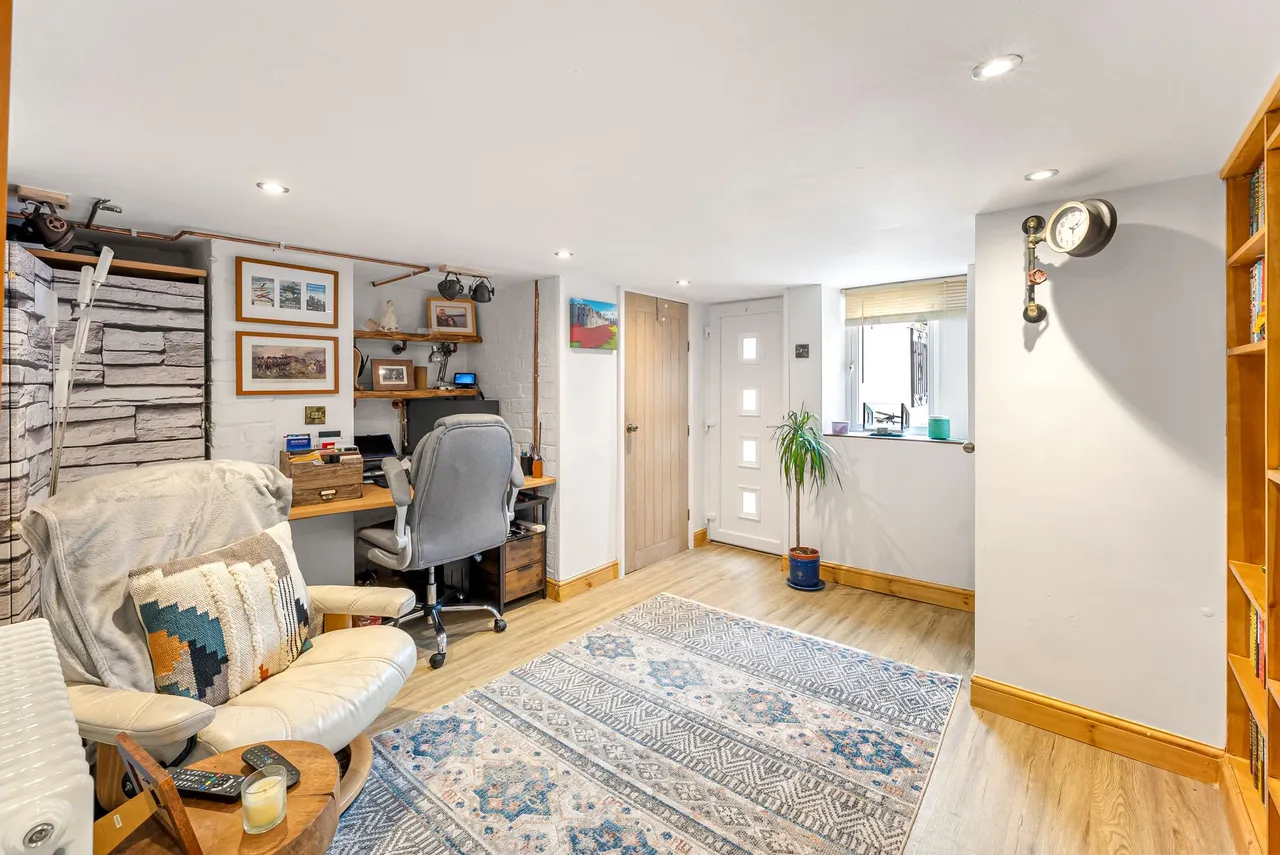 College Road, Harrogate, HG2, photo 20