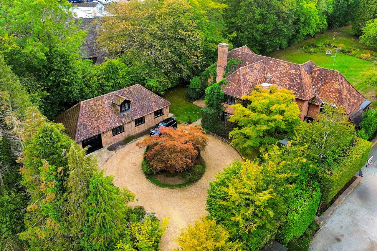 5 bed house for sale, Newlands Avenue, Radlett, WD7