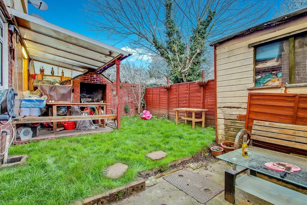 Heather Lane, Yiewsley, UB7, photo 14
