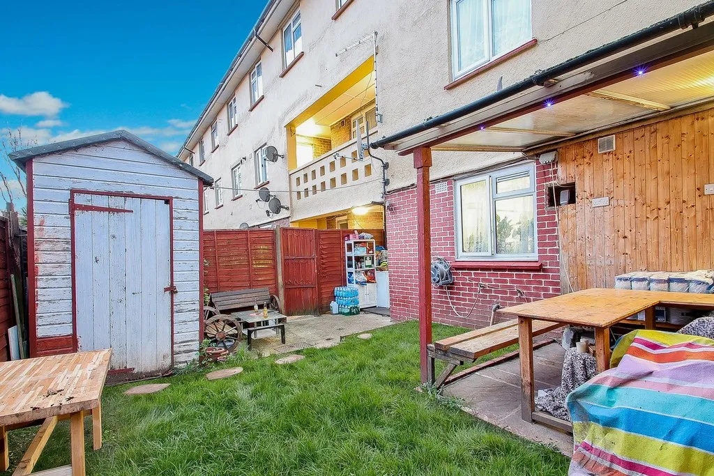 Heather Lane, Yiewsley, UB7, photo 12