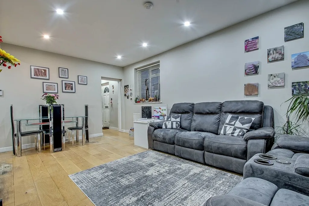 Heather Lane, Yiewsley, UB7, photo 20