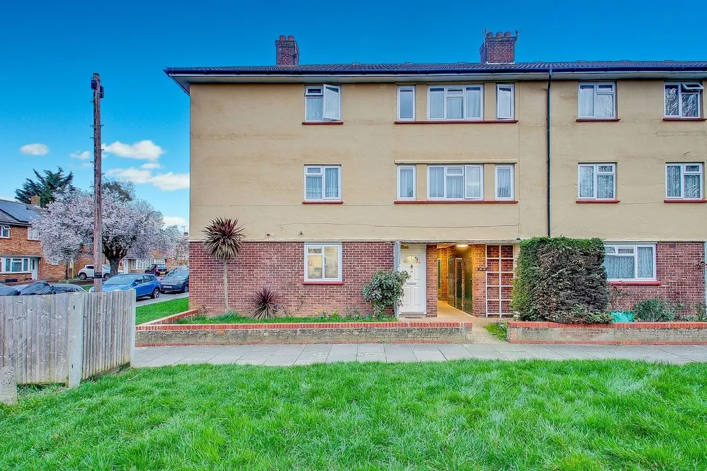 Heather Lane, Yiewsley, UB7, photo 27