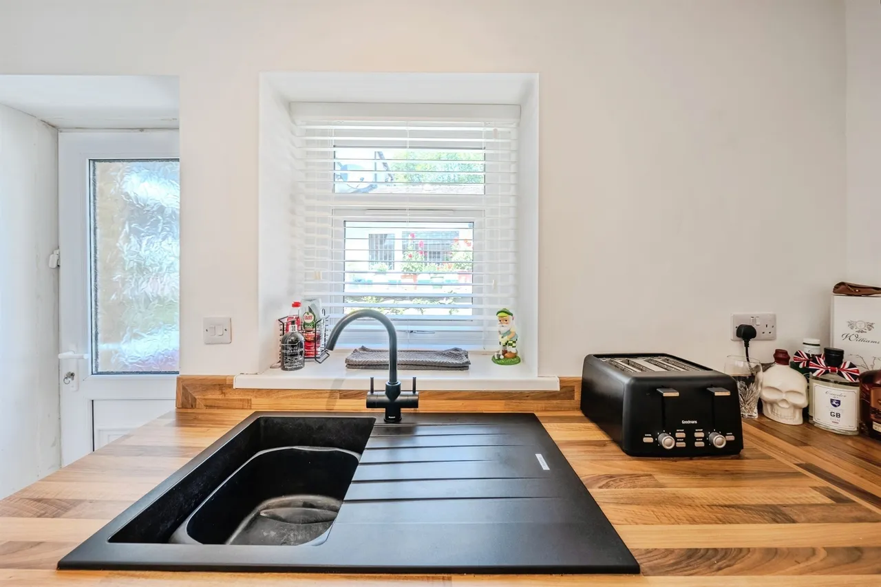 Brynhyfryd Terrace, Ebbw Vale, NP23, photo 27