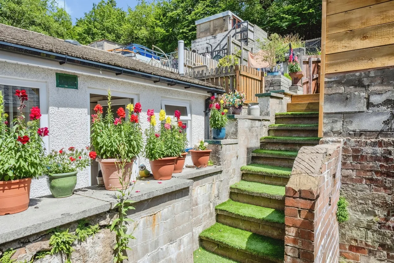 Brynhyfryd Terrace, Ebbw Vale, NP23, photo 6