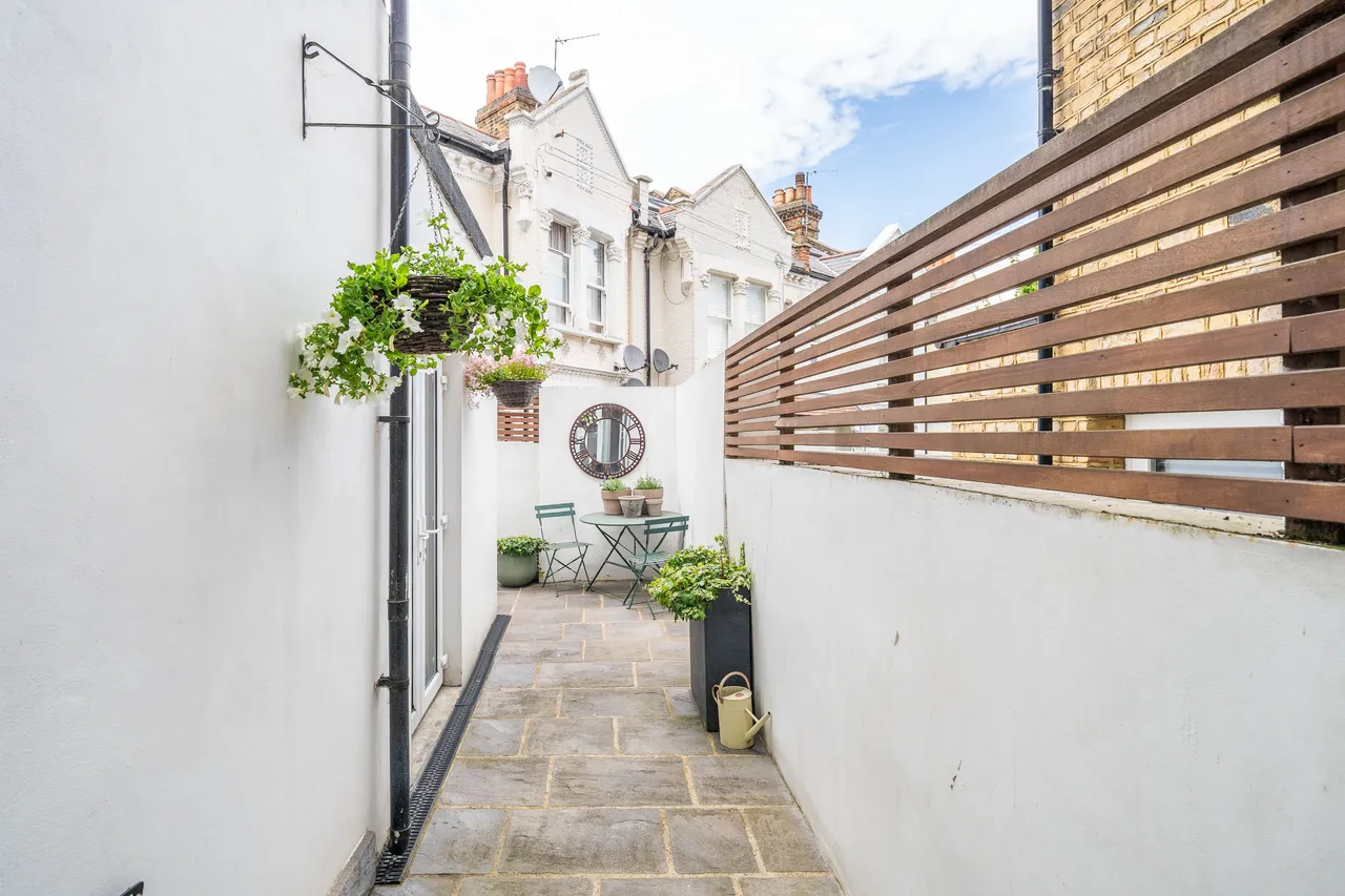 Boutflower Road, London, SW11, photo 6