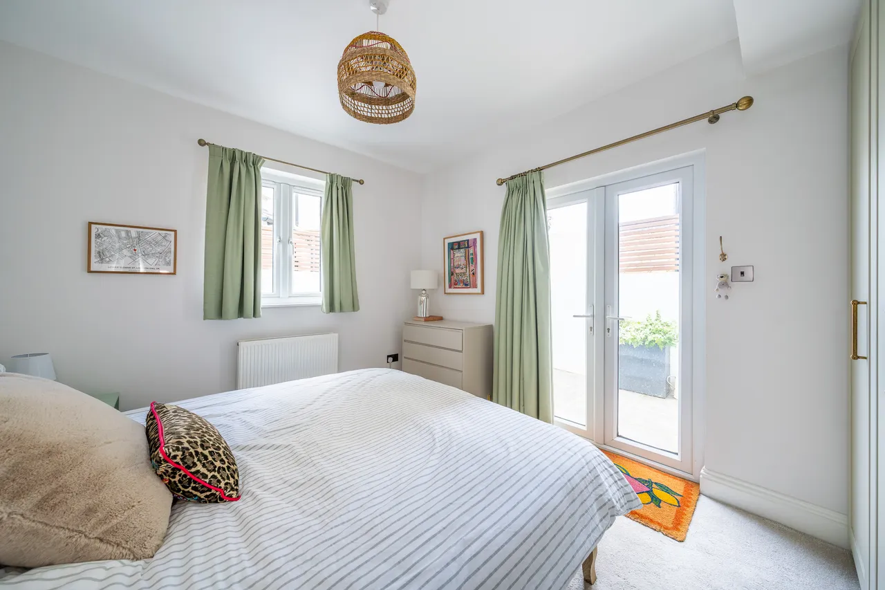 Boutflower Road, London, SW11, photo 5
