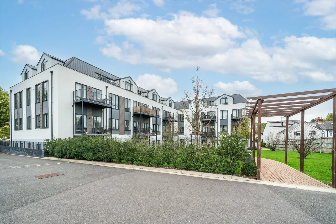 Bay Tree Avenue, Leatherhead, KT22, photo 13
