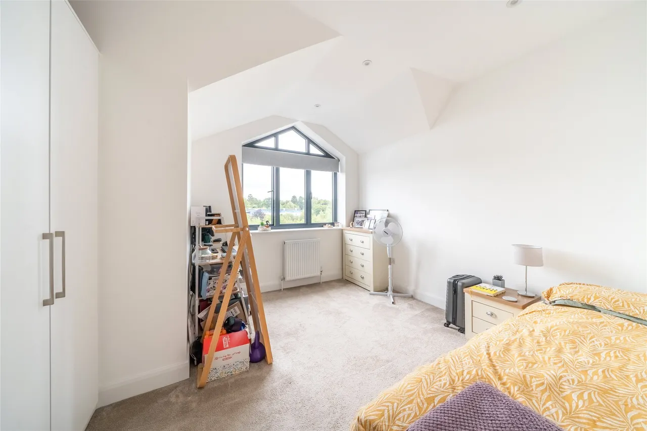 Bay Tree Avenue, Leatherhead, KT22, photo 10
