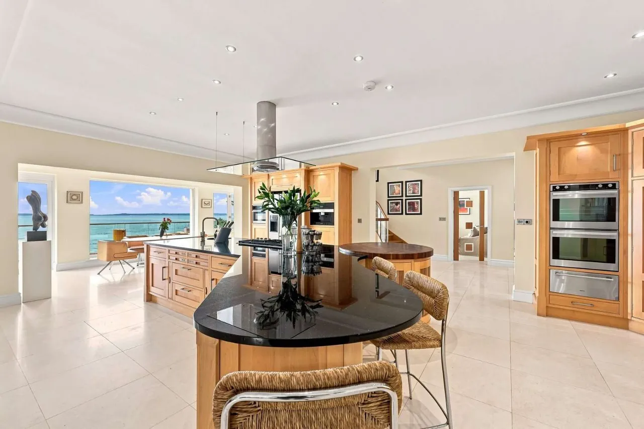 Marine Drive, Llandudno, Conwy, LL30 2QZ, photo 4