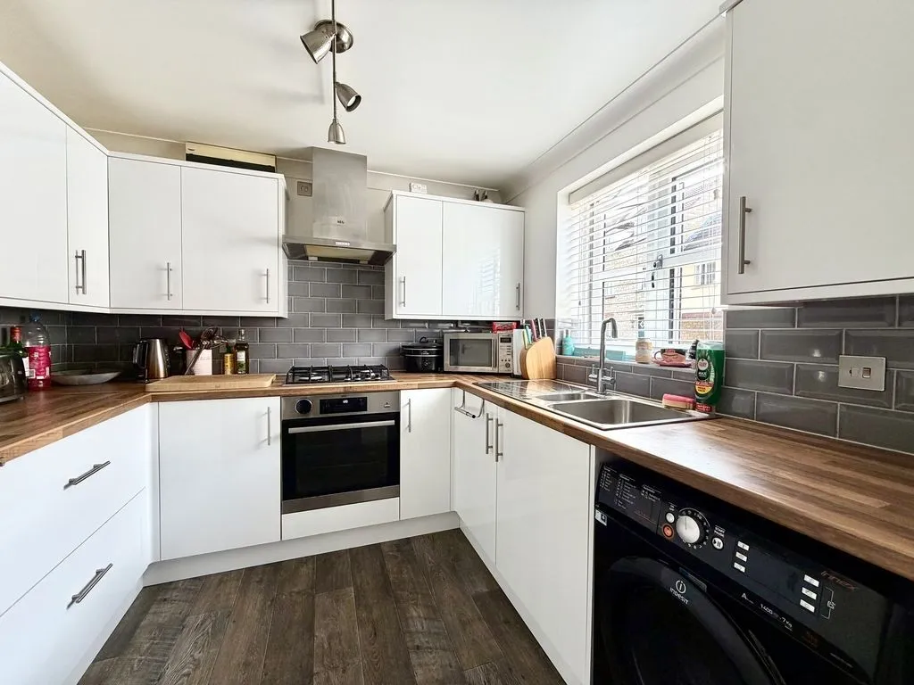 Poppy Close, Calne, photo 2