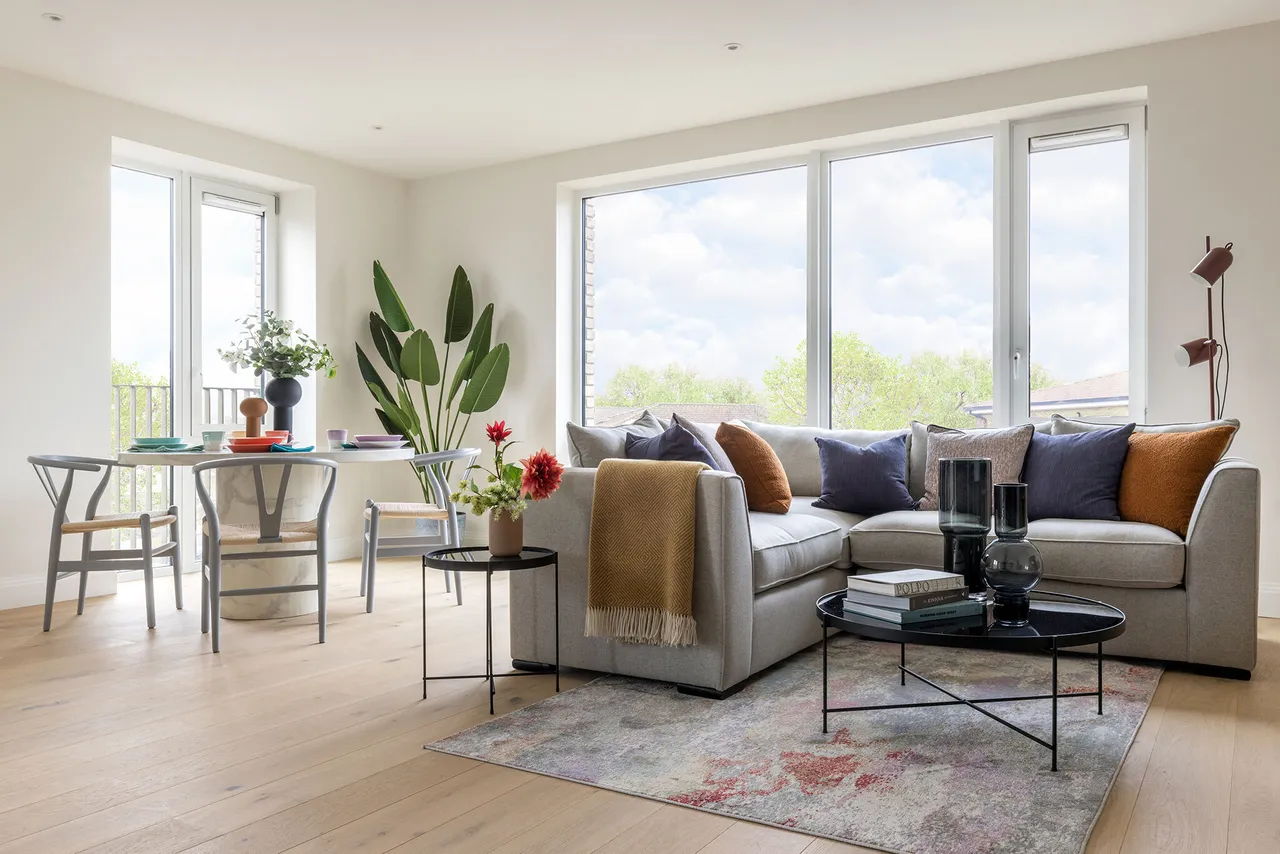 2 bed flat for sale — Plot 11 Mews House Inglis Way, London...