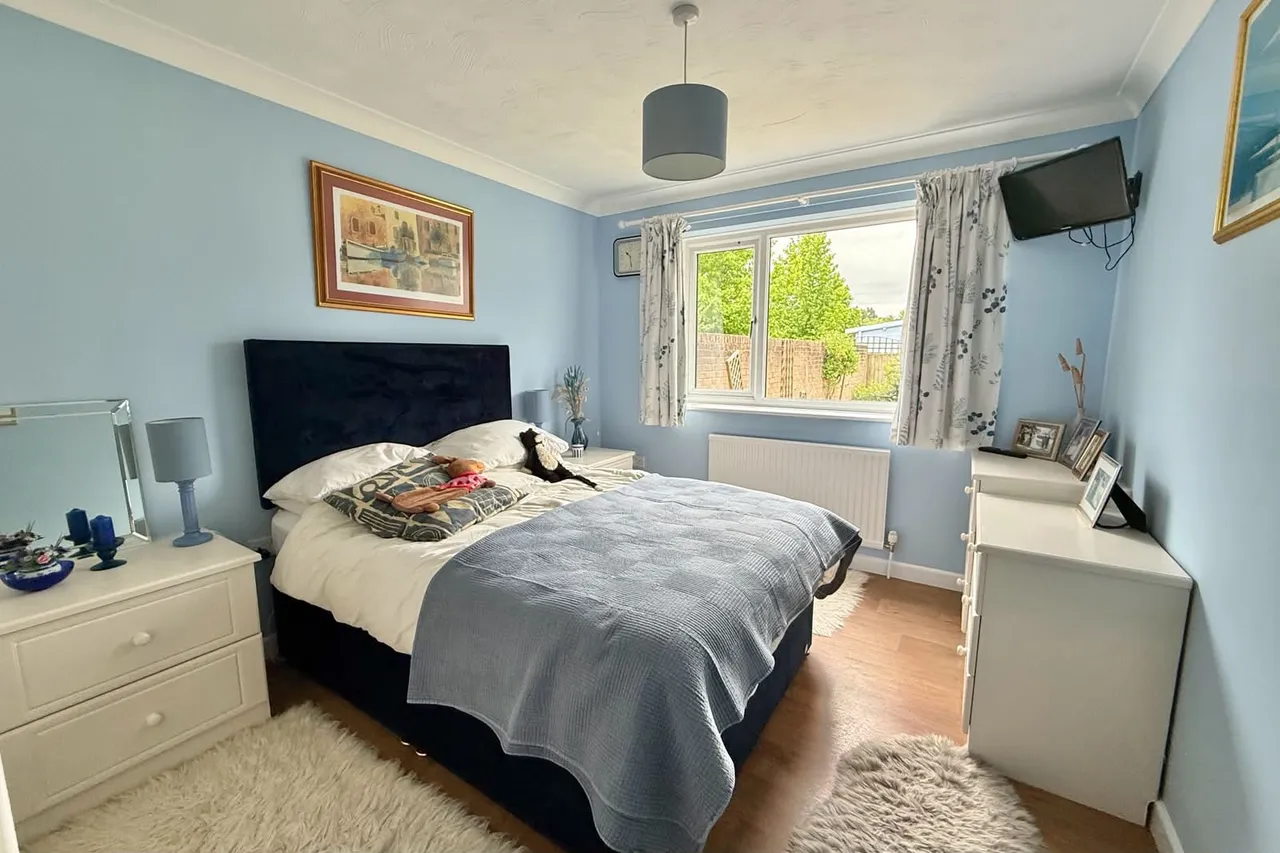 Heath Road, St. Leonards, BH24, photo 14