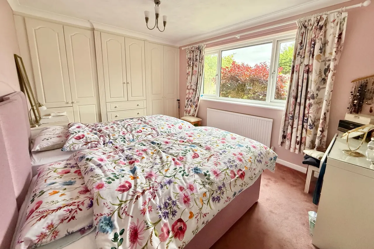 Heath Road, St. Leonards, BH24, photo 15